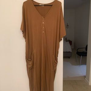 Dwell and Slumber cocoon dress “one size” in Camel
